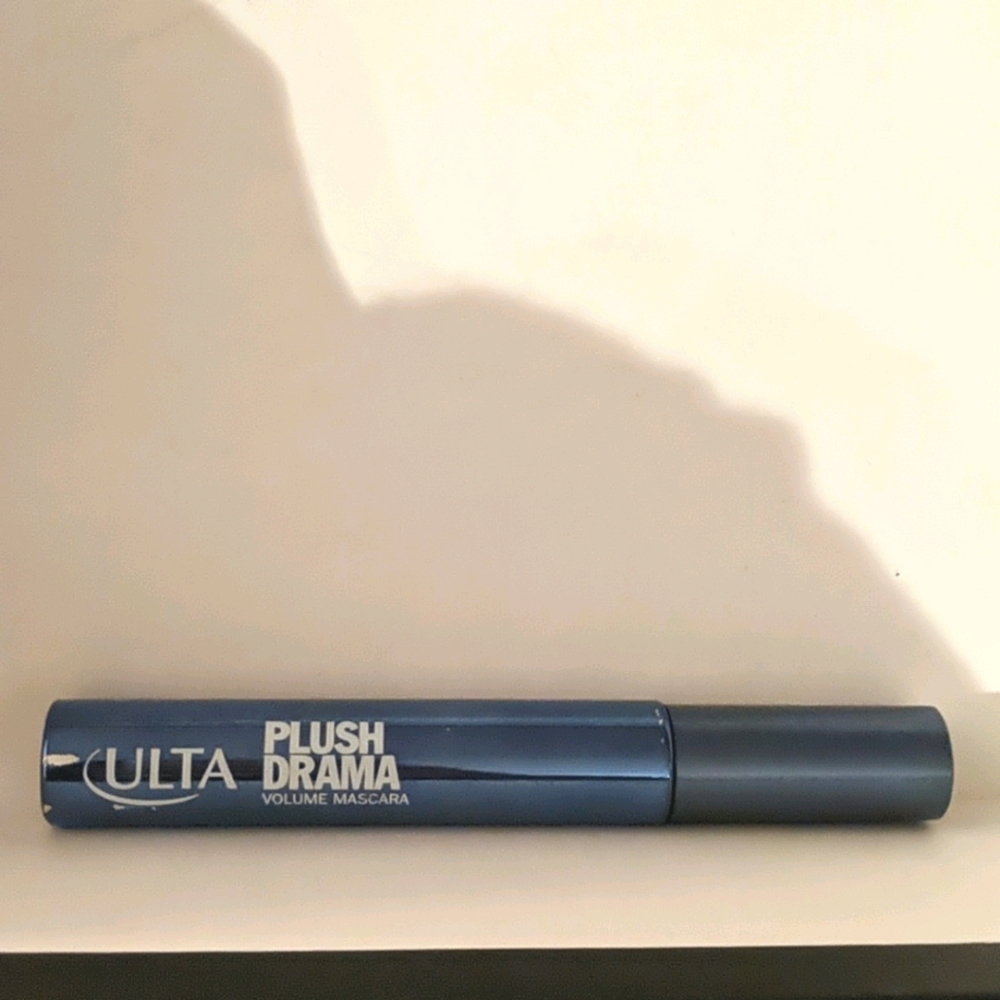 NWT Ulta Beauty Plush Drama Volume Mascara